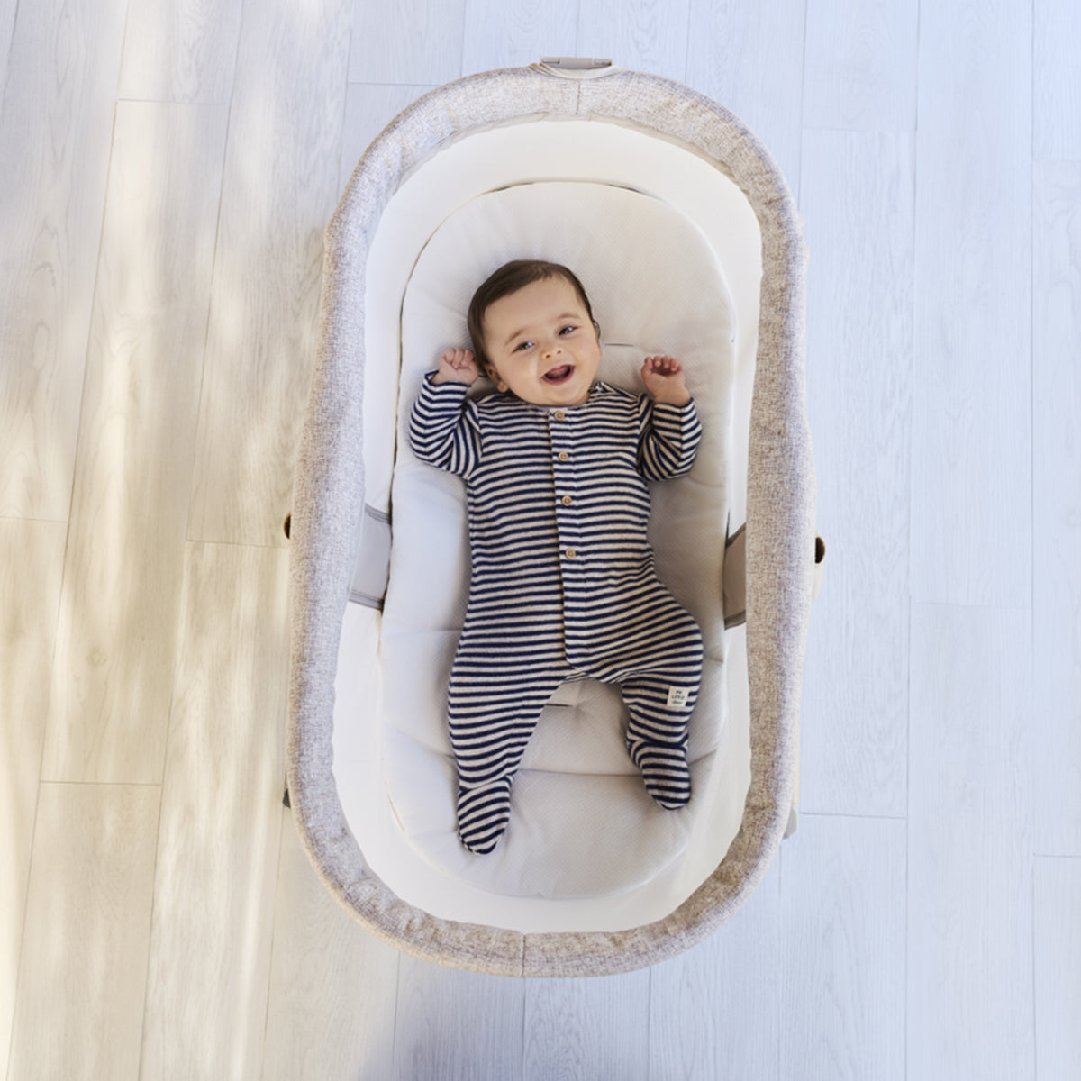 עריסה צ'יקו בייבי האג ארמוניה שמנת פנינה | Chicco Baby Hug Armonia Motherpearl