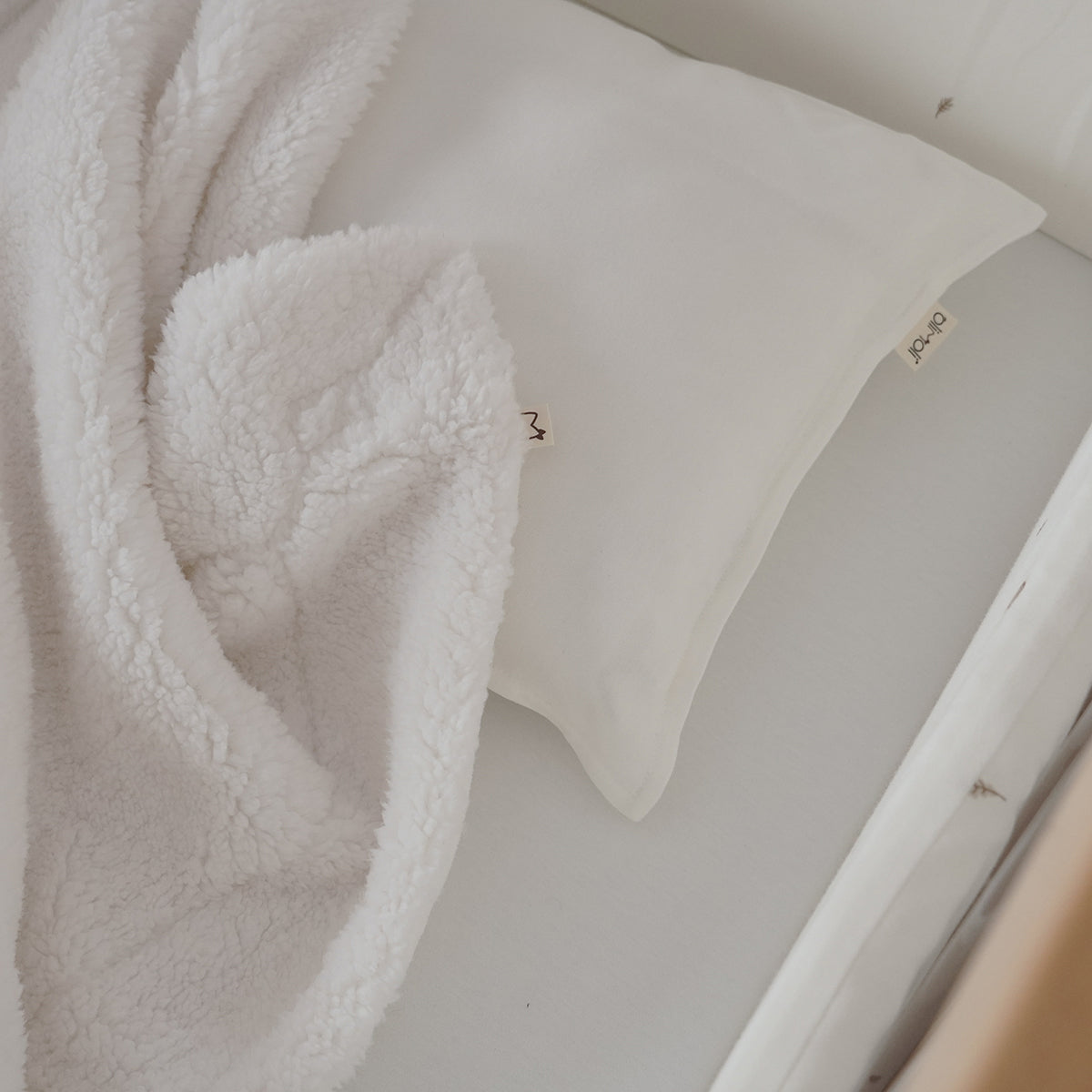 שמיכת פליז אולימולי ליין שבלול | Olimoli Snail Brass Blanket 100X70 cm
