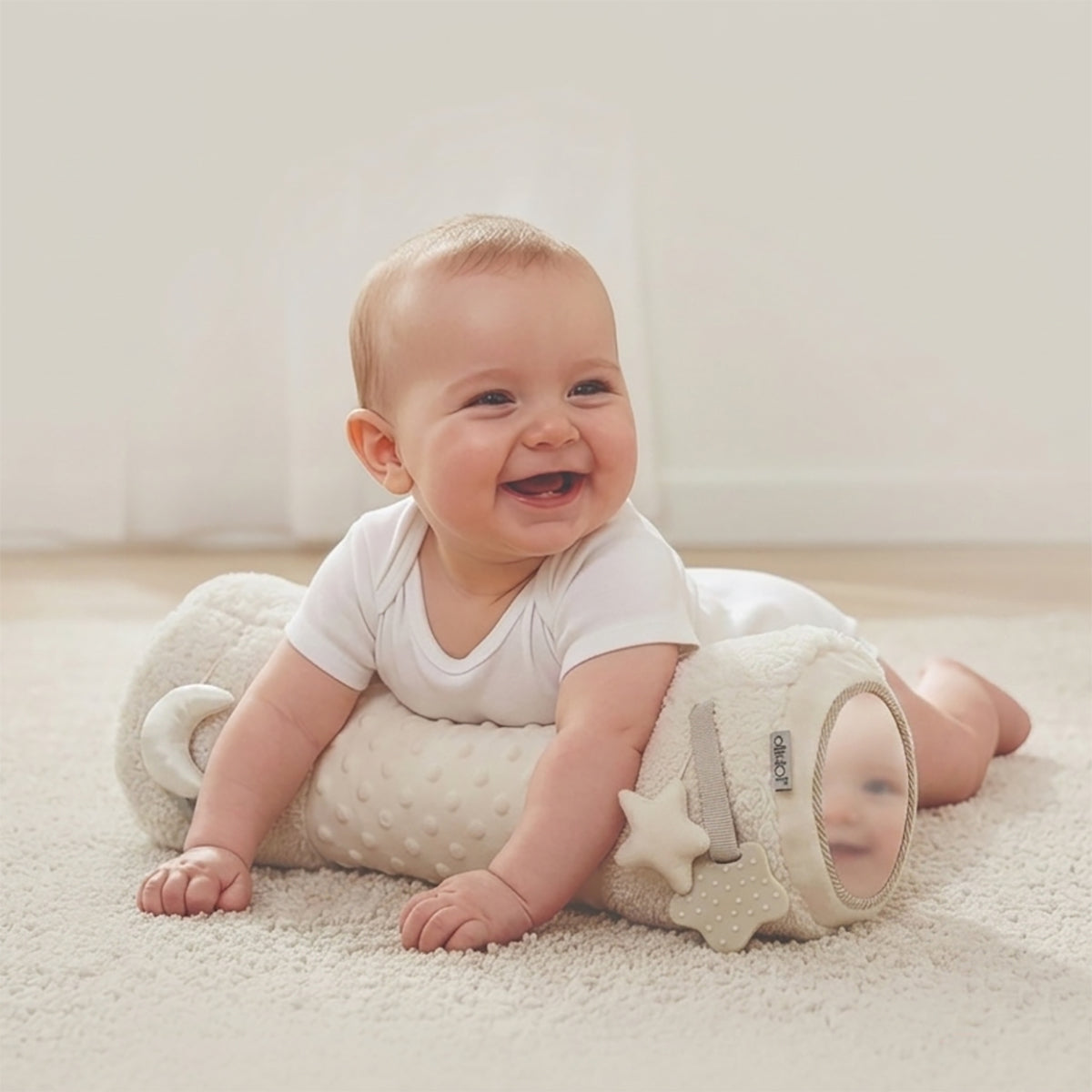 כרית התפתחות לתינוק ירח אולימולי | Olimoli Tummy Time Pillow Moon