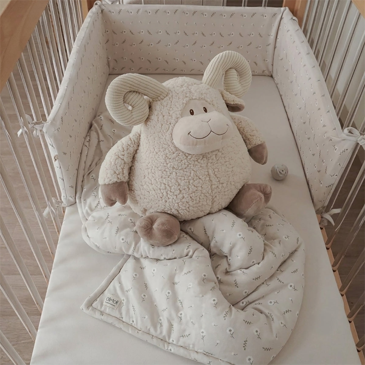 בובת עז גדולה אולימולי | Olimoli Large Goat In Round Shape