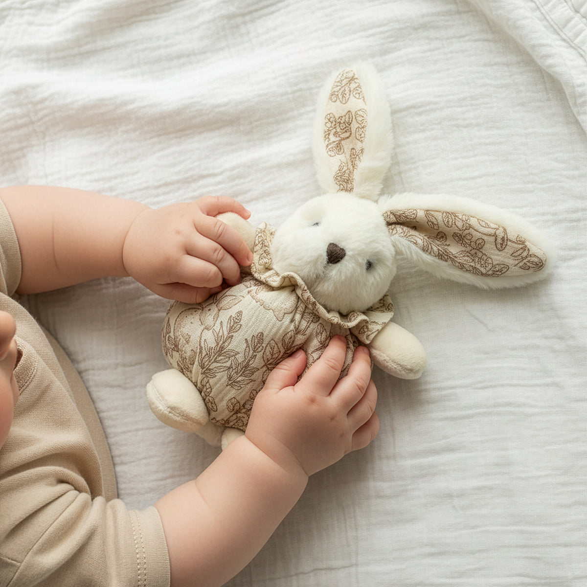 בובת ארנבת קטנה אולימולי | Olimoli Small Rabbit In Round Shape