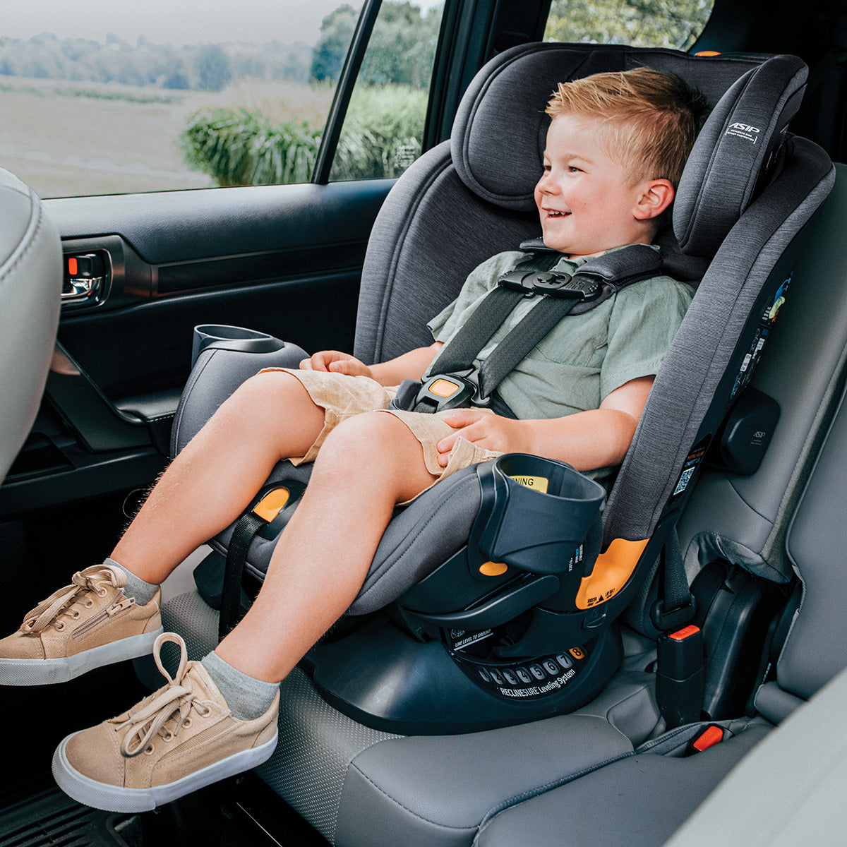 כיסא בטיחות צ’יקו וואן פיט LX קלירטקס שחור| Chicco OneFit LX ClearTex All-in-One Car Seat Ebony