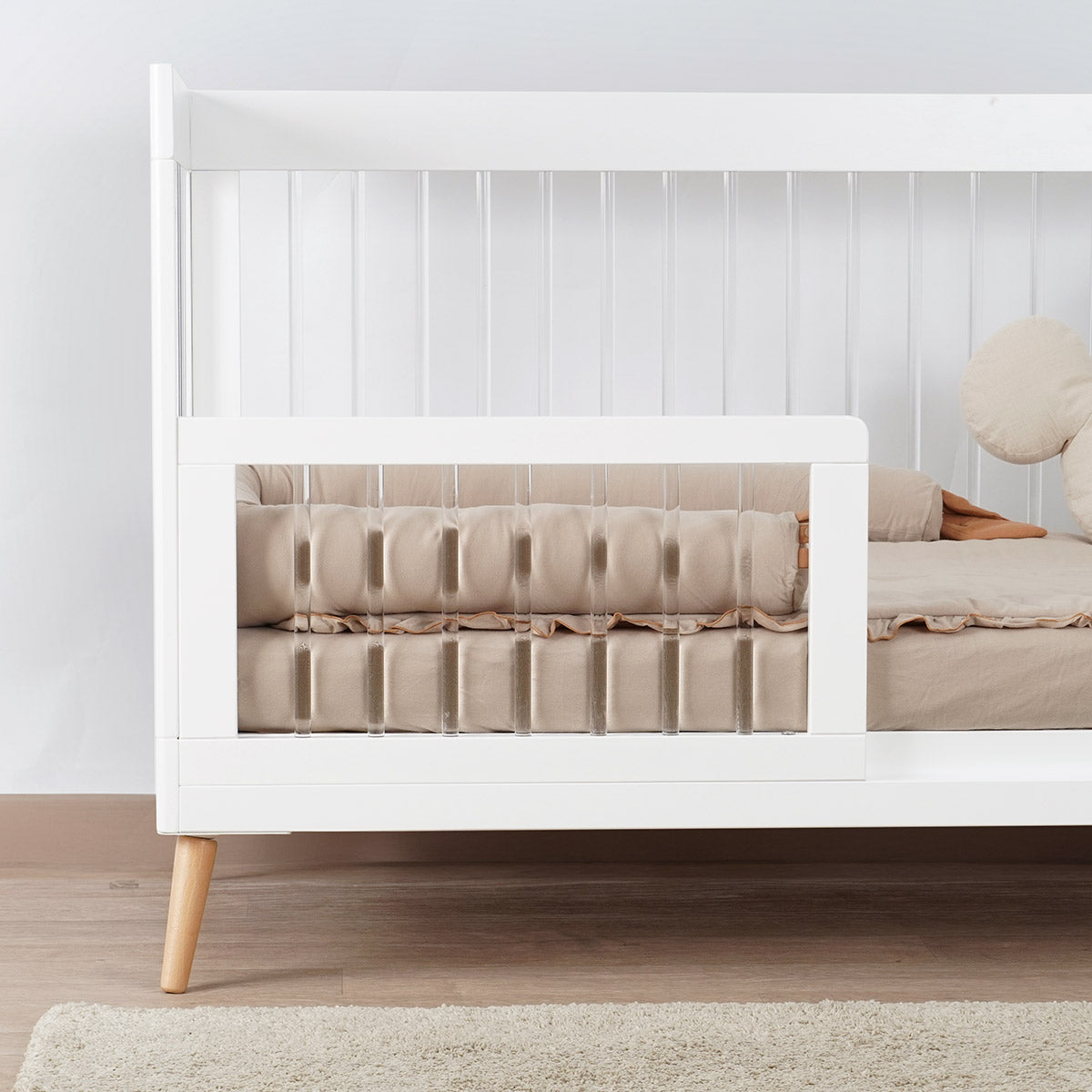 מגן למיטת תינוק דייניז אמנדה לבן/אקריל | Dainy's Bed Rail Amanda White/Acrylic