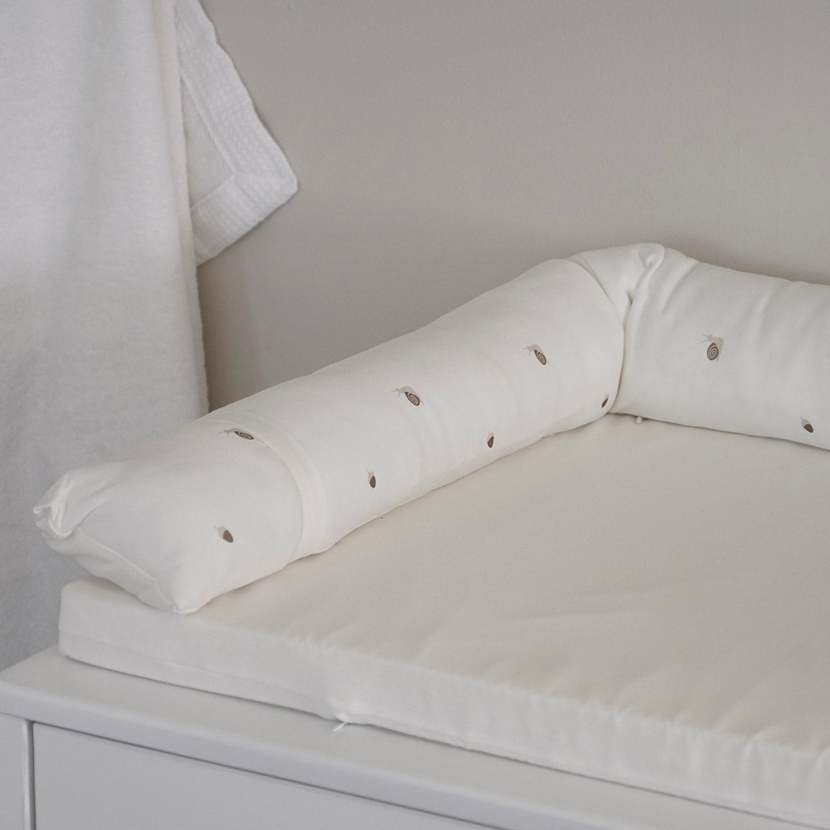 משטח החתלה אולימולי ליין שבלול | Olimoli Snail Changing Mat 85X55 cm