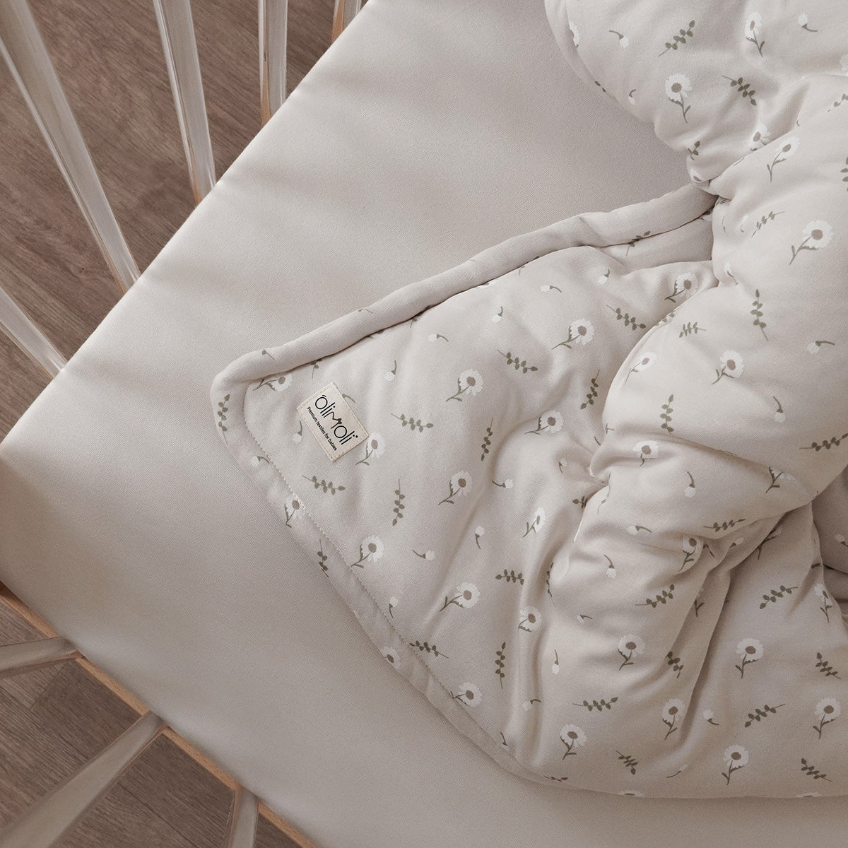 שמיכת מילוי S אולימולי ליין פריחה לבנה | Olimoli White Blossom filled Blanket 80X80 cm