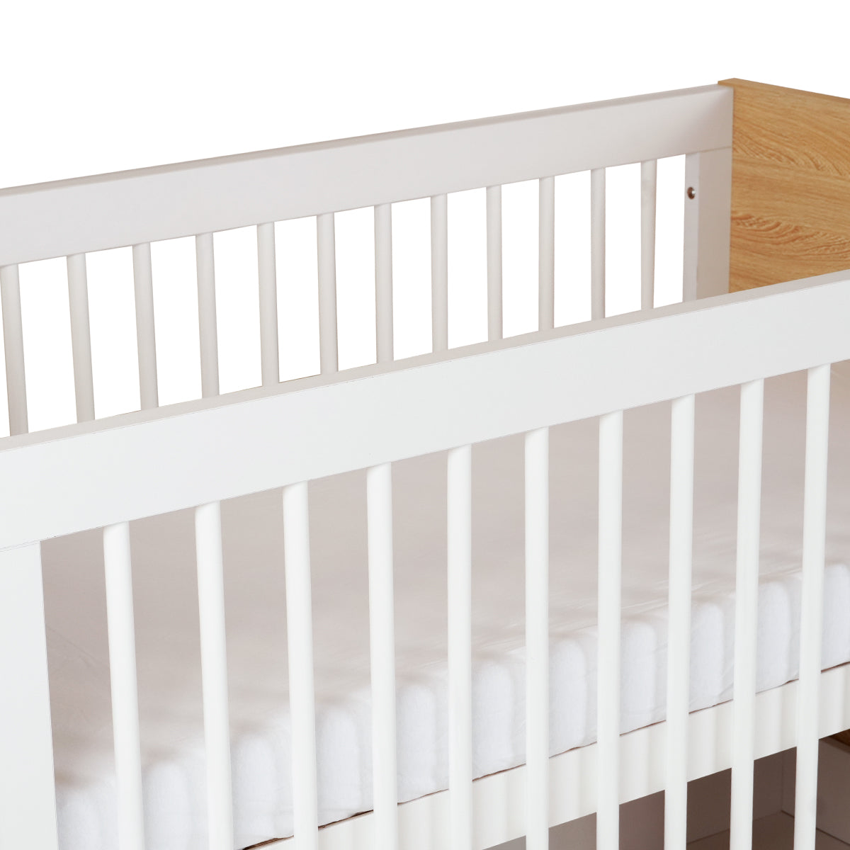 מיטת תינוק דייניז קורי 130X70 ס"מ לבן/עץ | Dainy's Corry™ Baby Bed White/Wood