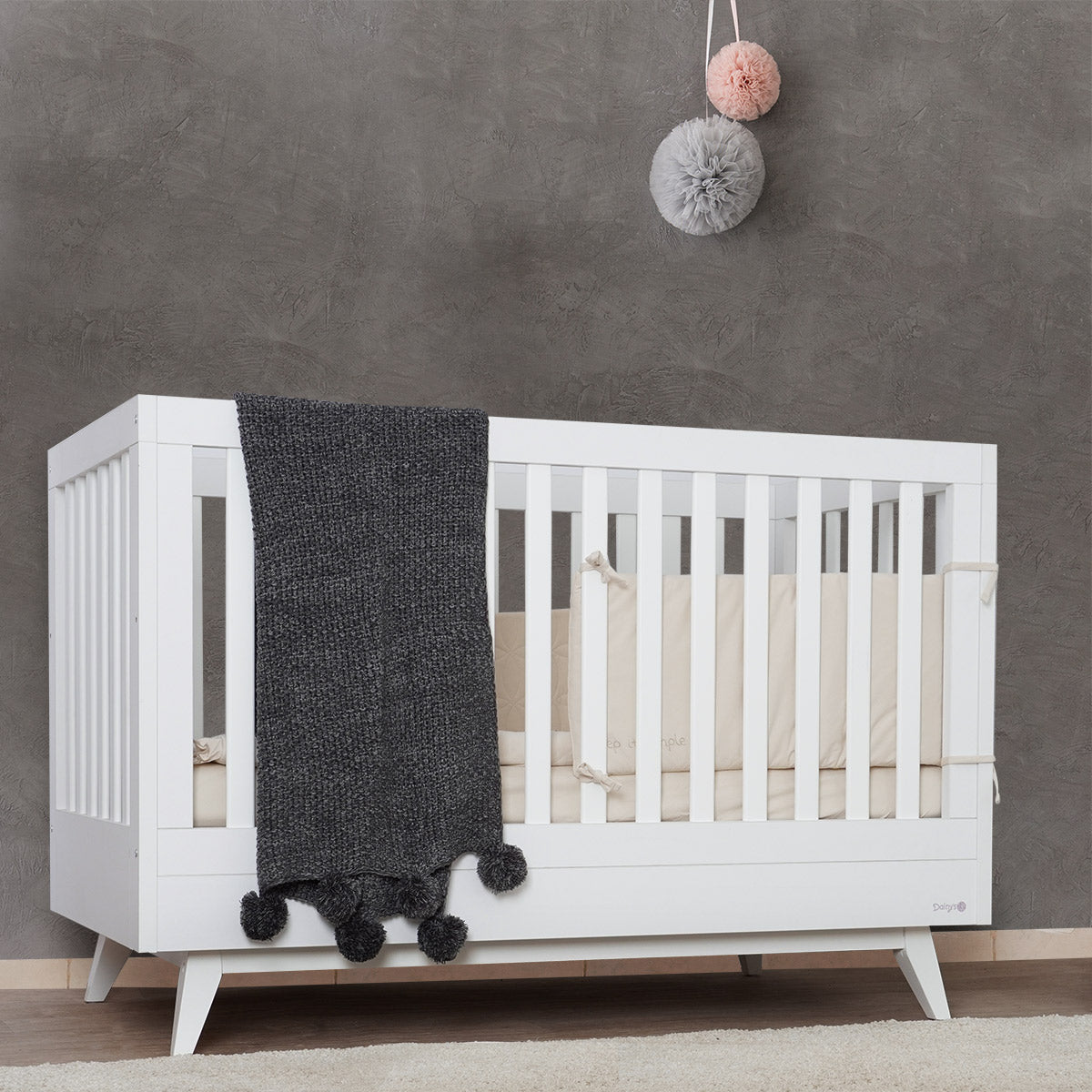מיטת תינוק דייניז מייסון 130X70 ס"מ לבן קלאסי | Dainy's Maison™ Baby Bed Classic White