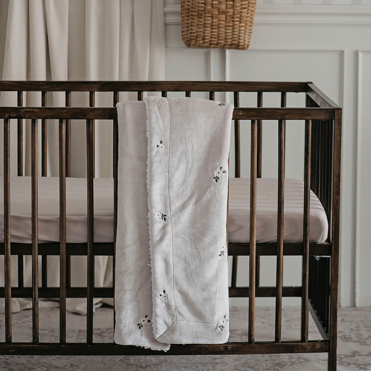 שמיכה חורפית עם רקמה דובדבן M נינו | Nino