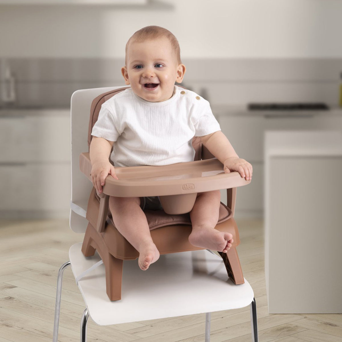 מושב הגבהה צ'יקו בנטו חום טרקוטה | Chicco Bento Terracotta