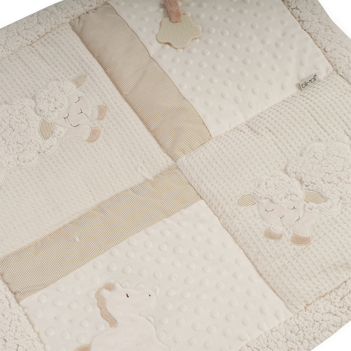 שמיכת פעילות כבשים אולימולי | Olimoli Quilt Sheeps