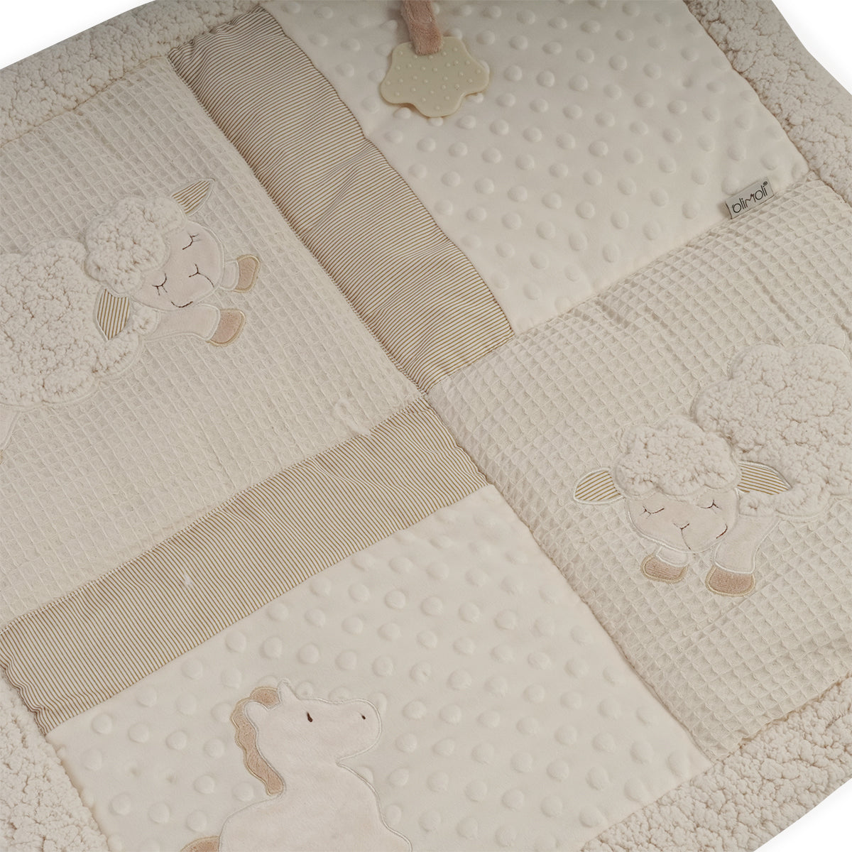 שמיכת פעילות כבשים אולימולי | Olimoli Quilt Sheeps