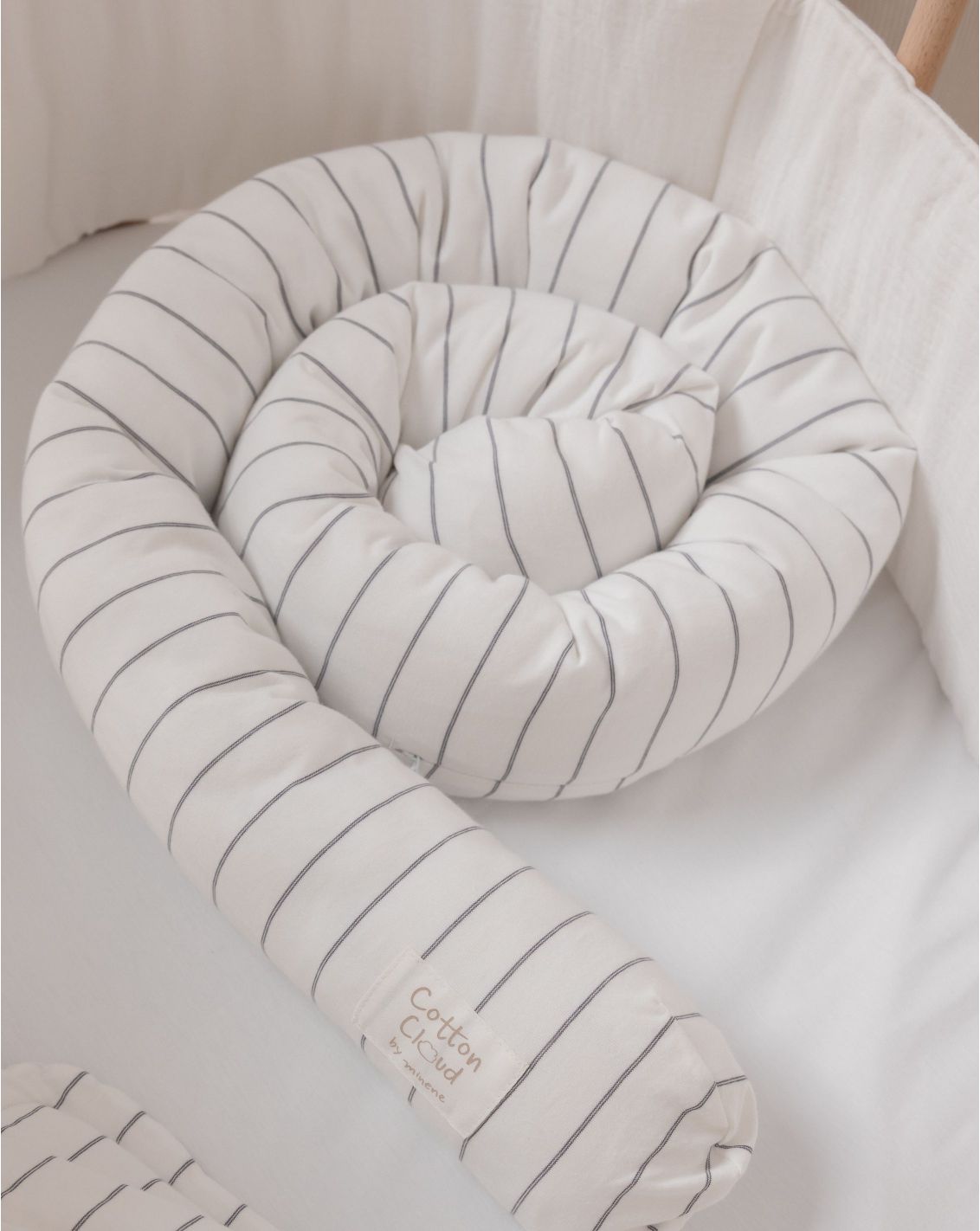 נחשוש מיננה צבע שחור לבן Cotton cloud | Minene