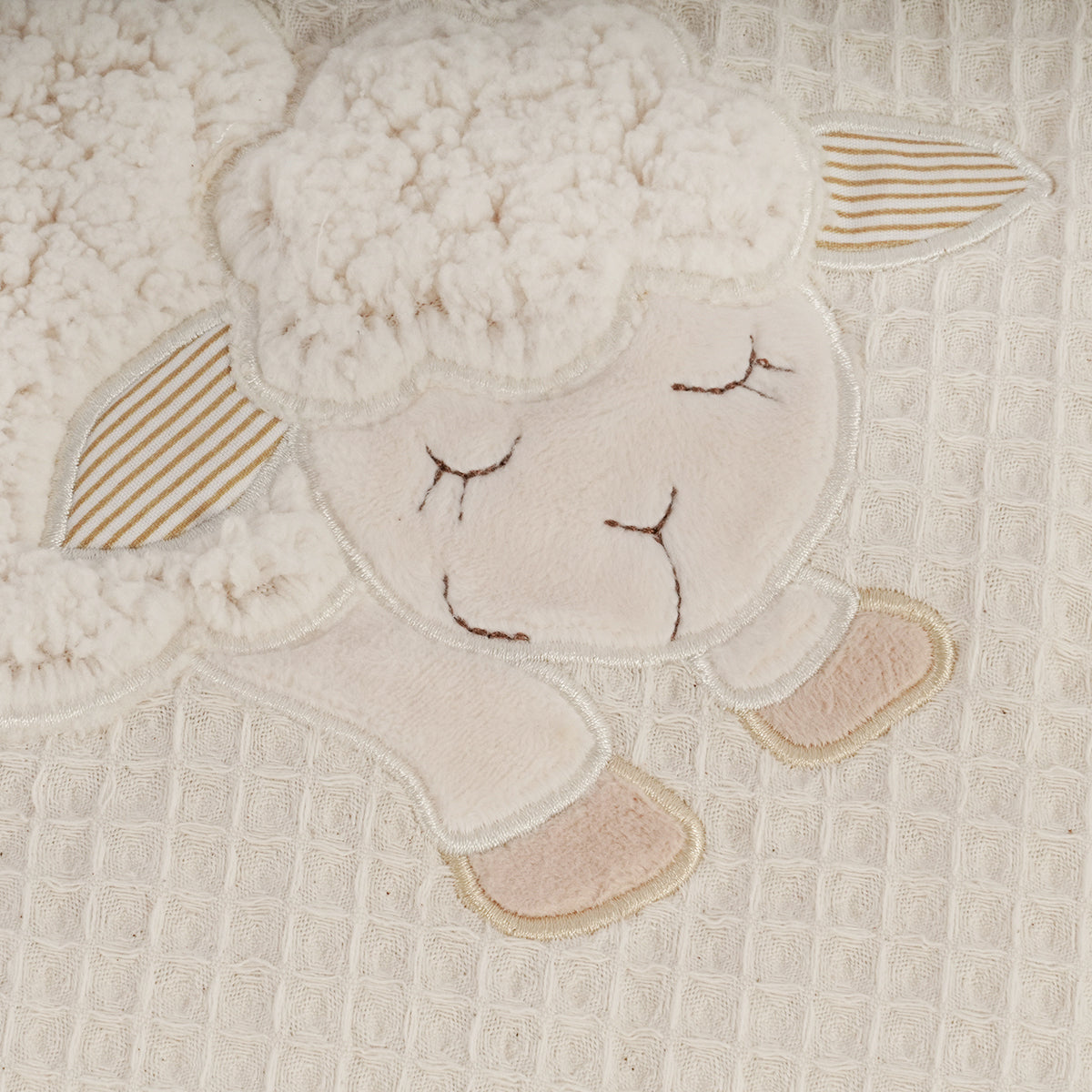 שמיכת פעילות כבשים אולימולי | Olimoli Quilt Sheeps