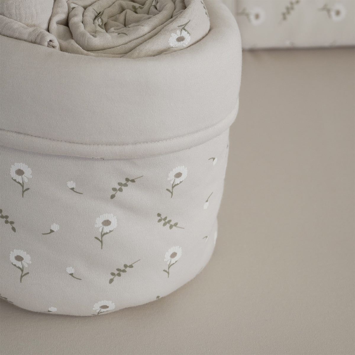 סל אחסון S אולימולי ליין פריחה לבנה | Olimoli White Blossom Small Basket