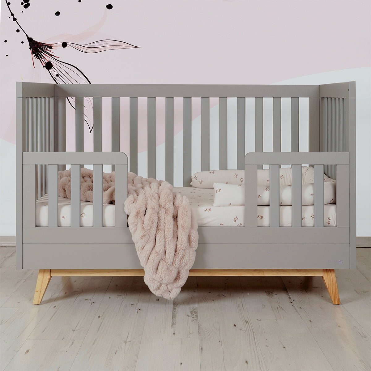 מיטת תינוק דייניז מייסון 130X70 ס"מ אפור/עץ | Dainy's Maison™ Baby Bed Graphit/Wood