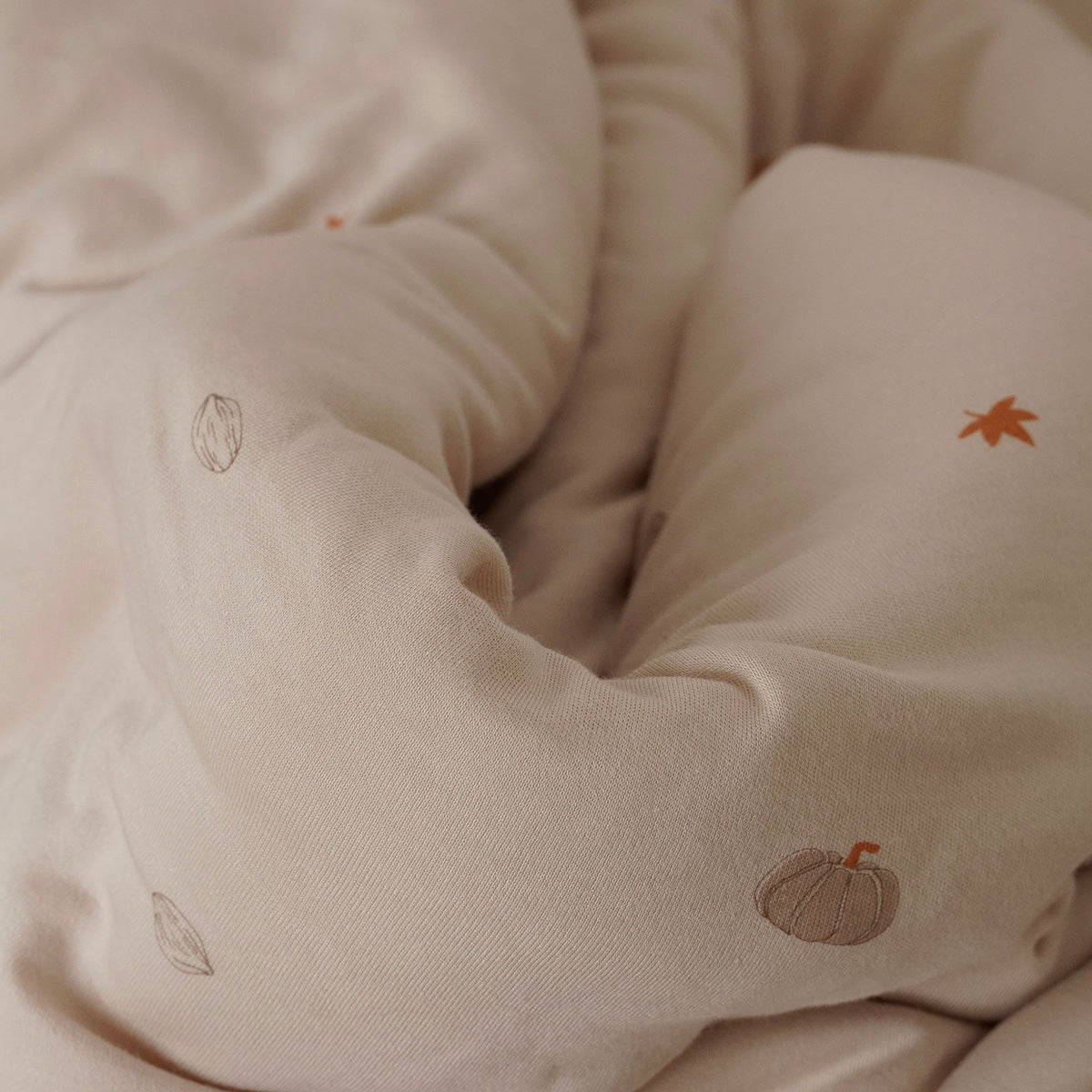 סט מצעים למיטת תינוק אולימולי ליין דלעת | Olimoli Pumpkin Mood Baby Bed Set