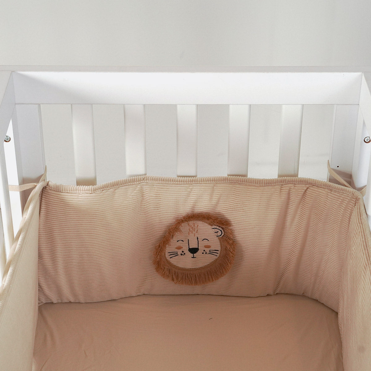 מיטת תינוק דייניז וואלי 127X63 ס"מ לבן/עץ | Dainy's Valley™ Baby Bed White/Wood