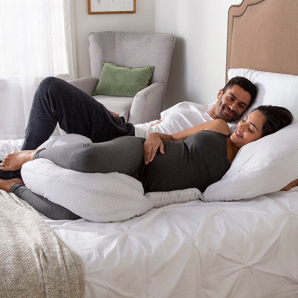 כרית גוף להיריון והנקה בופי קרם | Boppy Total Body Pillow Sand
