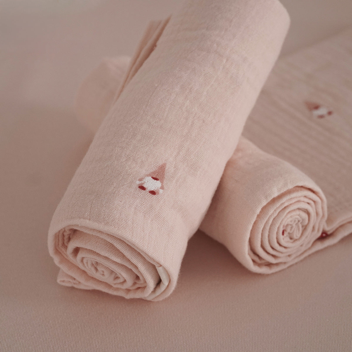 חיתול S טטרה אולימולי ליין גמד ישנוני | Olimoli Sleepy Gnome Small Swaddle 60X60 cm