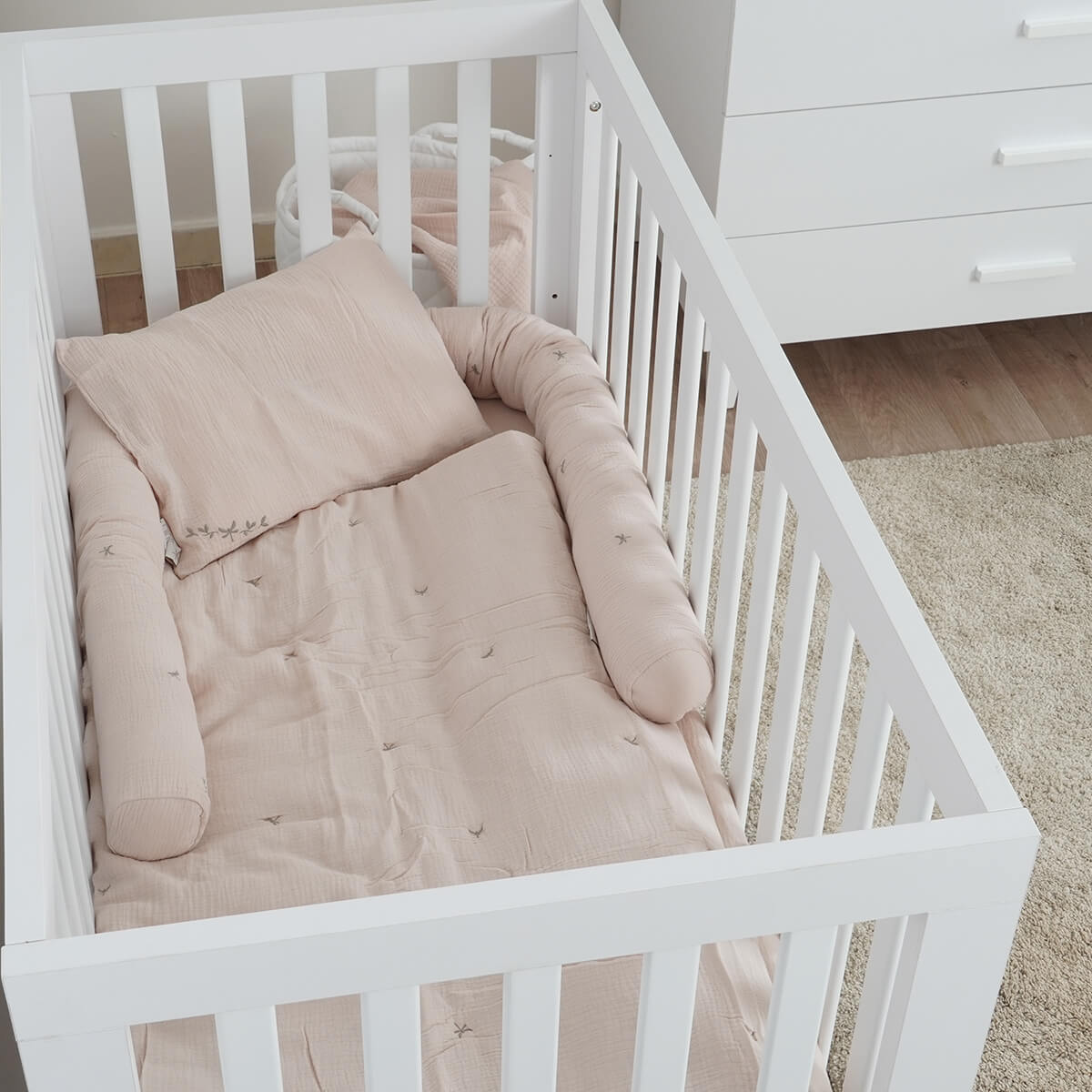 מיטת תינוק דייניז וואלי 127X63 ס"מ לבן קלאסי | Dainy's Valley™ Baby Bed Classic White
