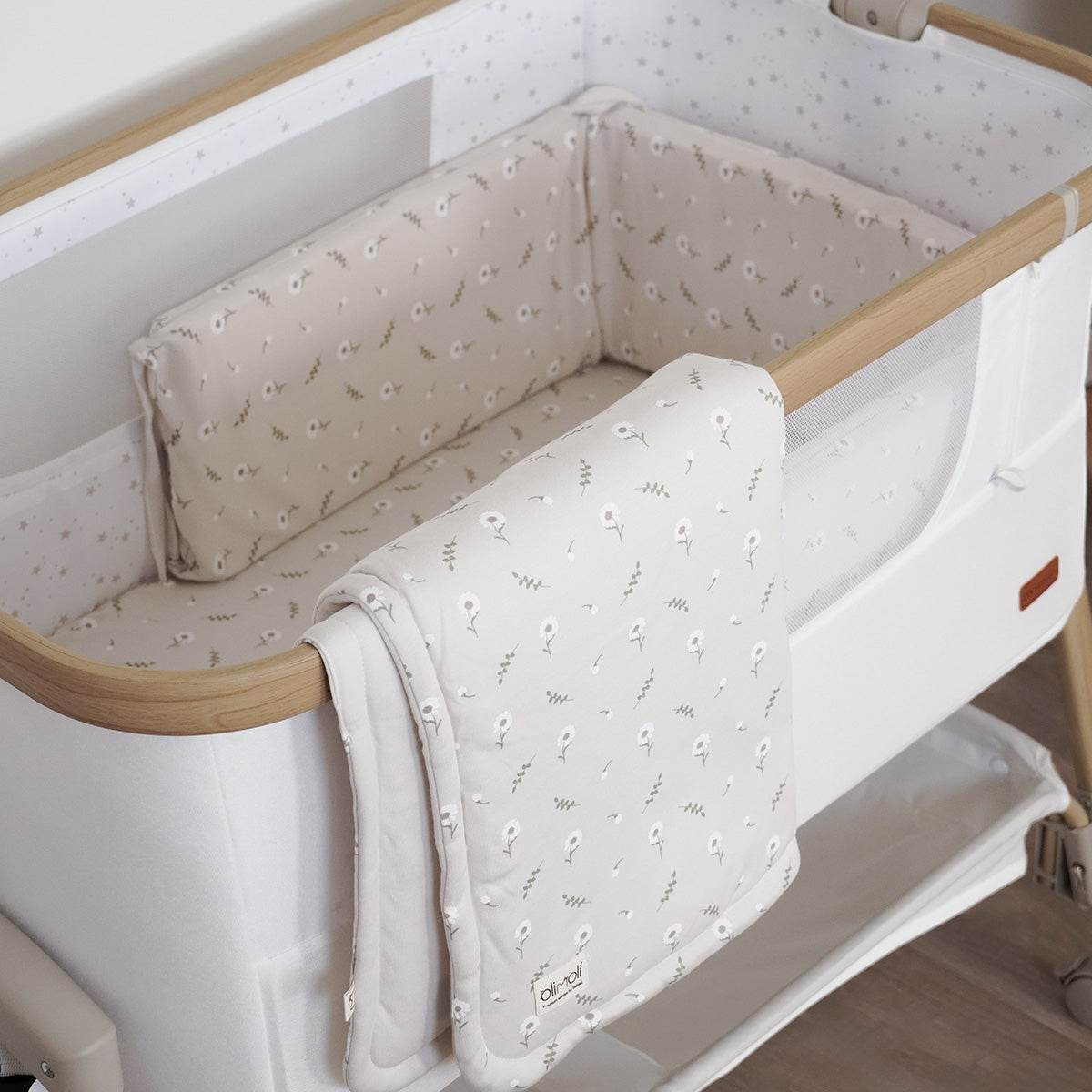 סט מצעים לעריסה אולימולי ליין פריחה לבנה | Olimoli White Blossom Baby Crib Set
