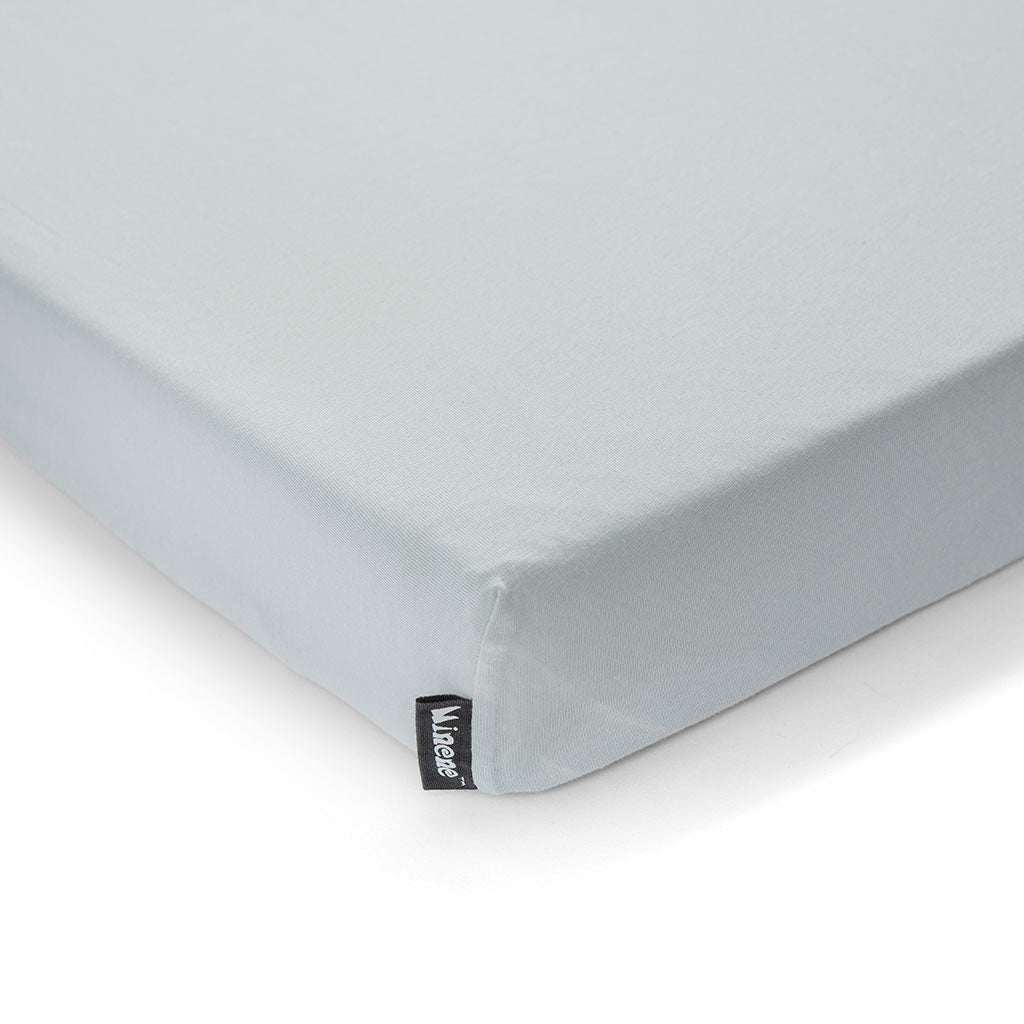 סדין למיטת תינוק מיננה ליין רקום תכלת | Minene Light blue