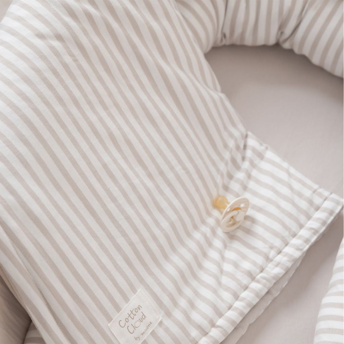 סט מצעים לעריסה מיננה צבע שמנת צבעוני ליין Cotton cloud  | Minene Line Cotton cloud