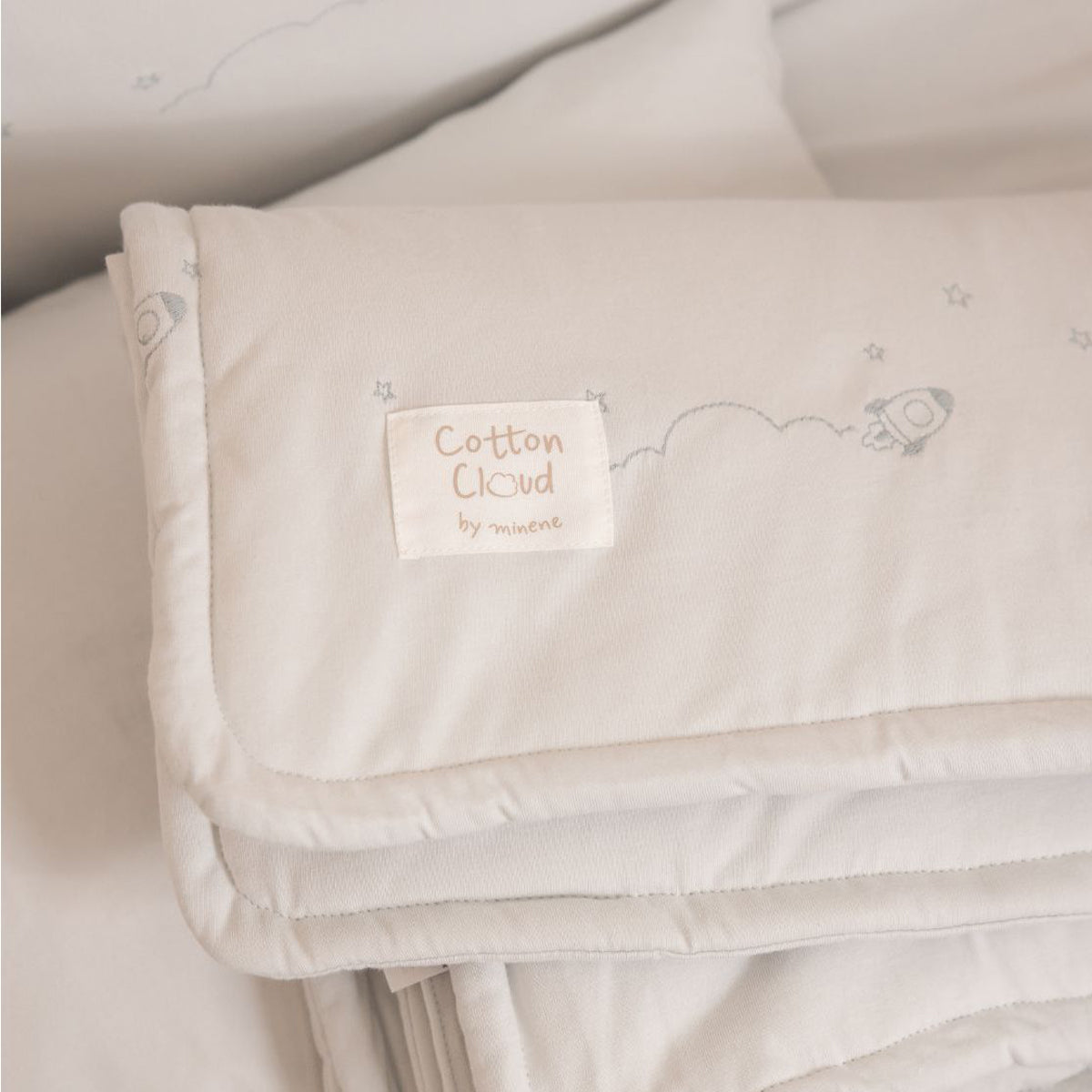 שמיכה קטנה עם מילוי מיננה צבע תכלת Cotton cloud | Minene