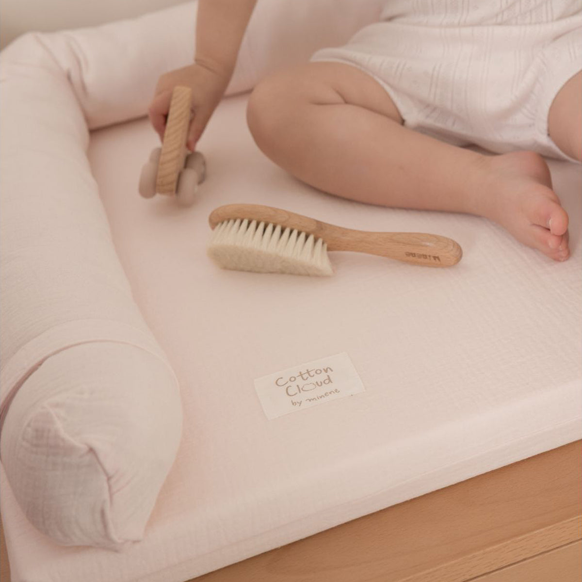 משטח החתלה לשידה מיננה צבע ורוד בהיר Cotton cloud | Minene
