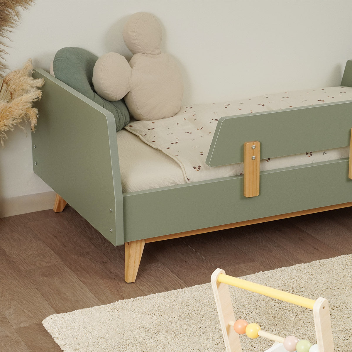 מיטת מעבר דייניז קרוליין ירוק/עץ | Dainy's Caroline Toddler Bed Green/Wood 130×70 cm