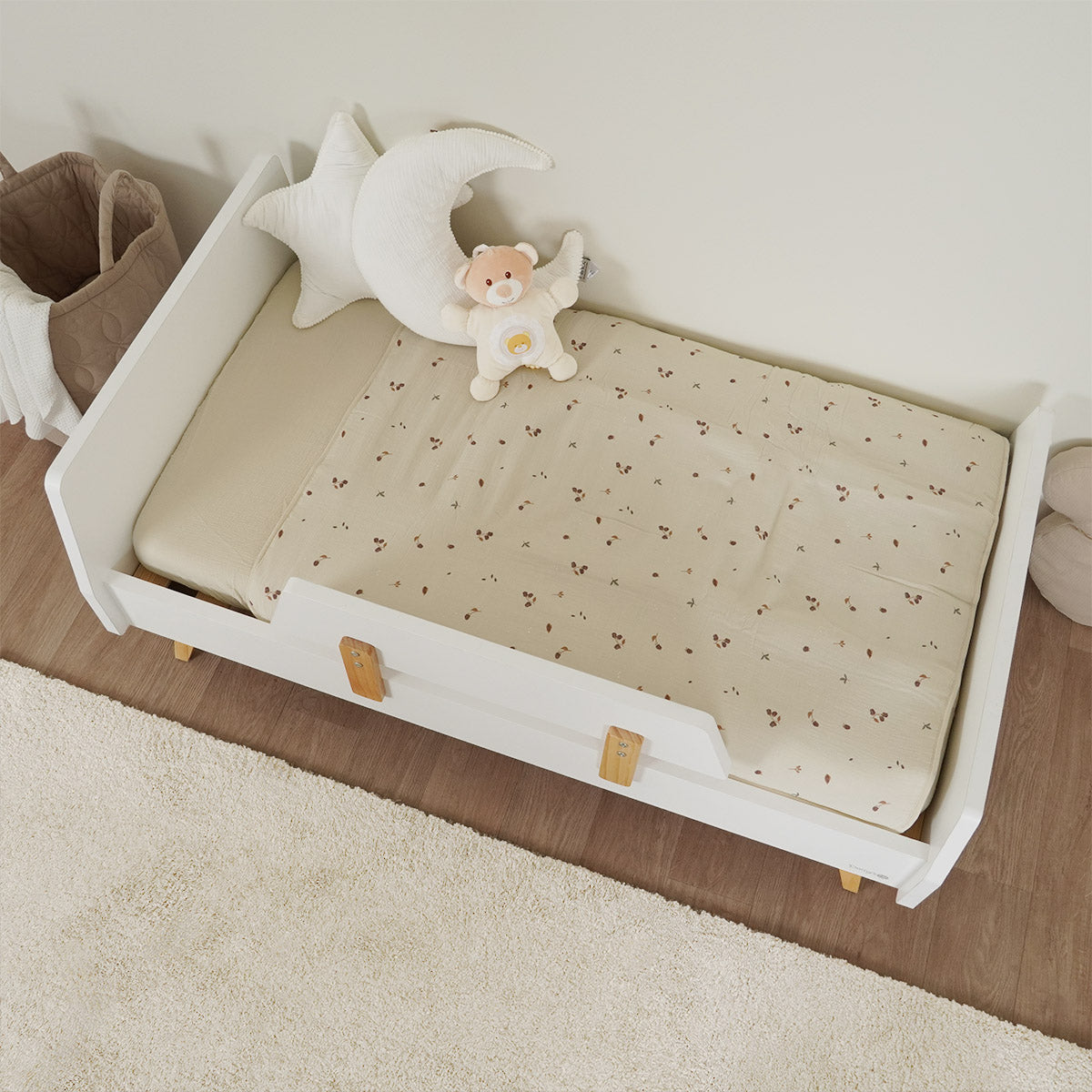 מיטת מעבר דייניז קרוליין לבן/עץ – Dainy's Caroline Toddler Bed White/Wood 130×70 cm