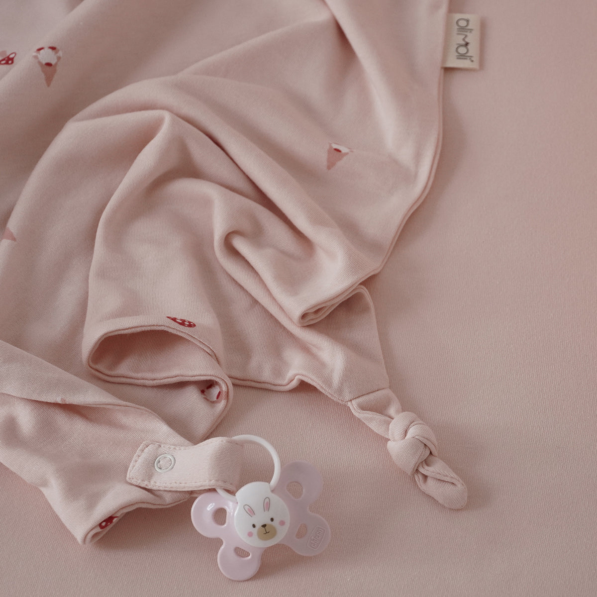 שמיכי אולימולי ליין גמד ישנוני | Olimoli Sleepy Gnome Tiny Blanket