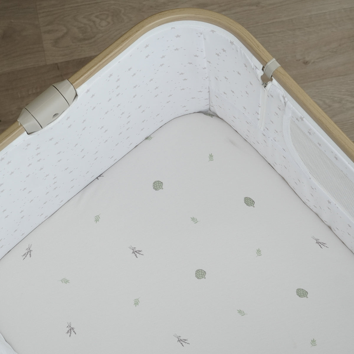 סט מצעים לעריסה אולימולי ליין ארטישוק | Olimoli Artichoke Baby Crib Set
