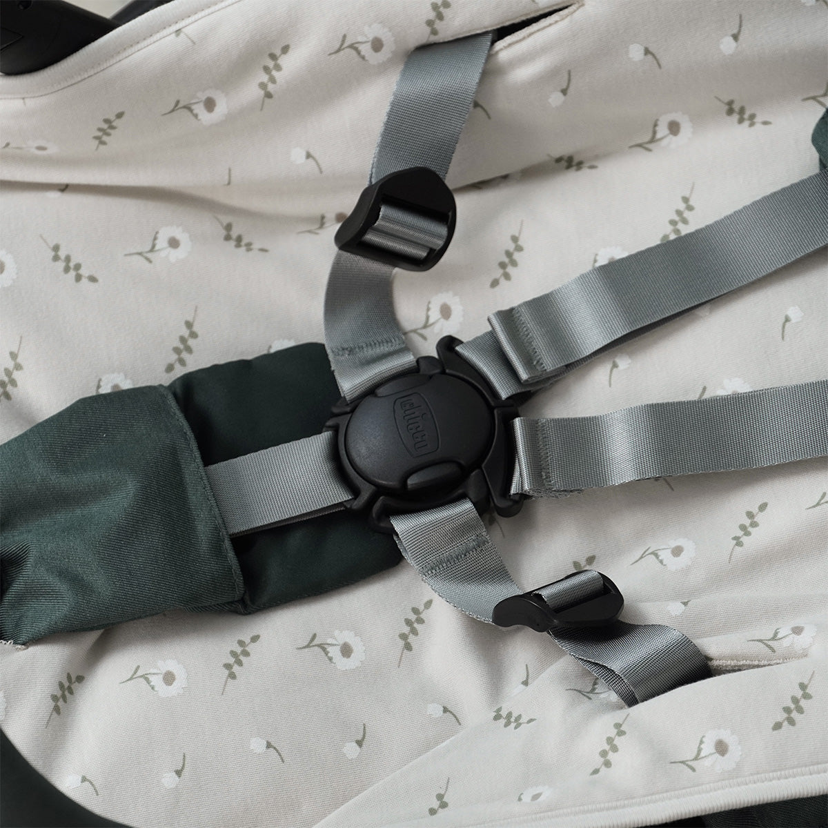 ריפודית לעגלה אולימולי ליין פריחה לבנה | Olimoli White Blossom Stroller Seat Pad