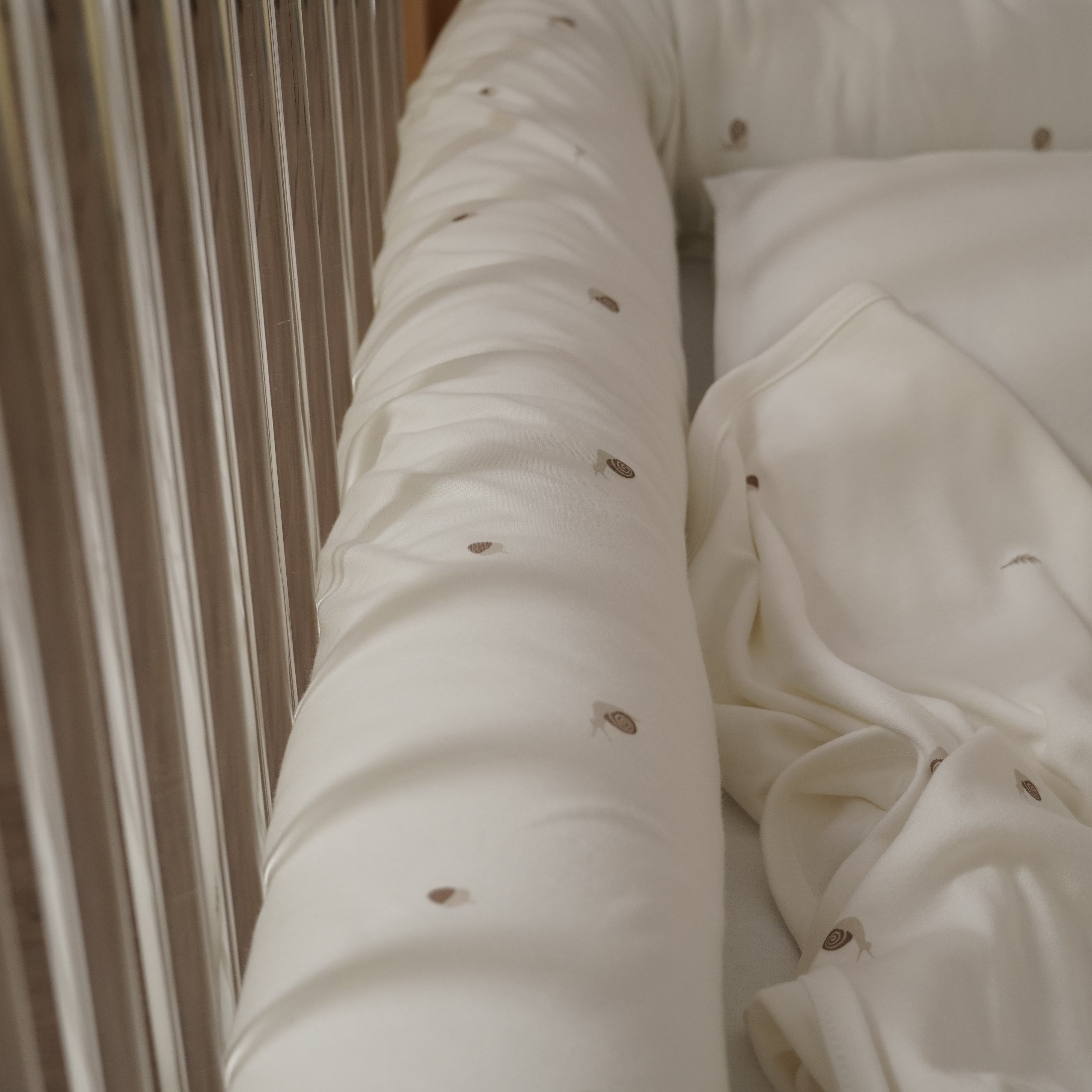 סט מצעים למיטת תינוק אולימולי ליין שבלול | Olimoli Snail Baby Bed Set