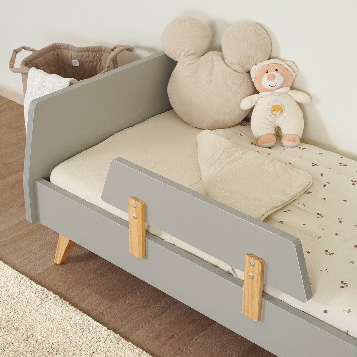 מיטת מעבר דייניז קרוליין אפור/עץ | Dainy's Caroline Toddler Bed Grey/Wood 130×70 cm